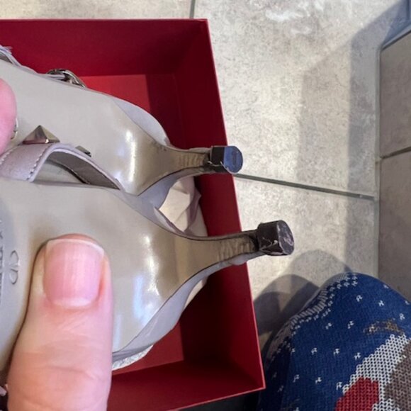 Valentino Garavani Rockstud Patent Leather Slingback Pumps 40 EU- kitten heel - Picture 11 of 14